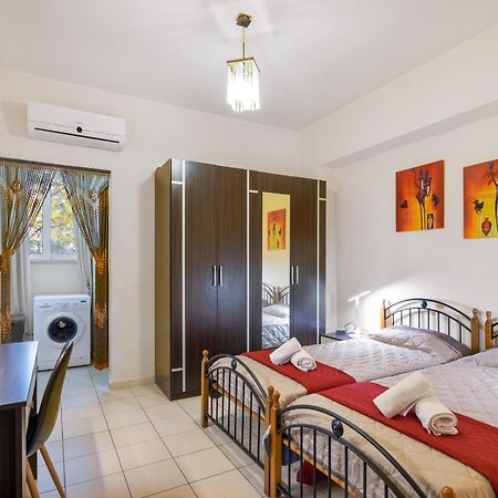 Colonial Family Apartment #4 Ground Floor ฟาลิรากี ภายนอก รูปภาพ