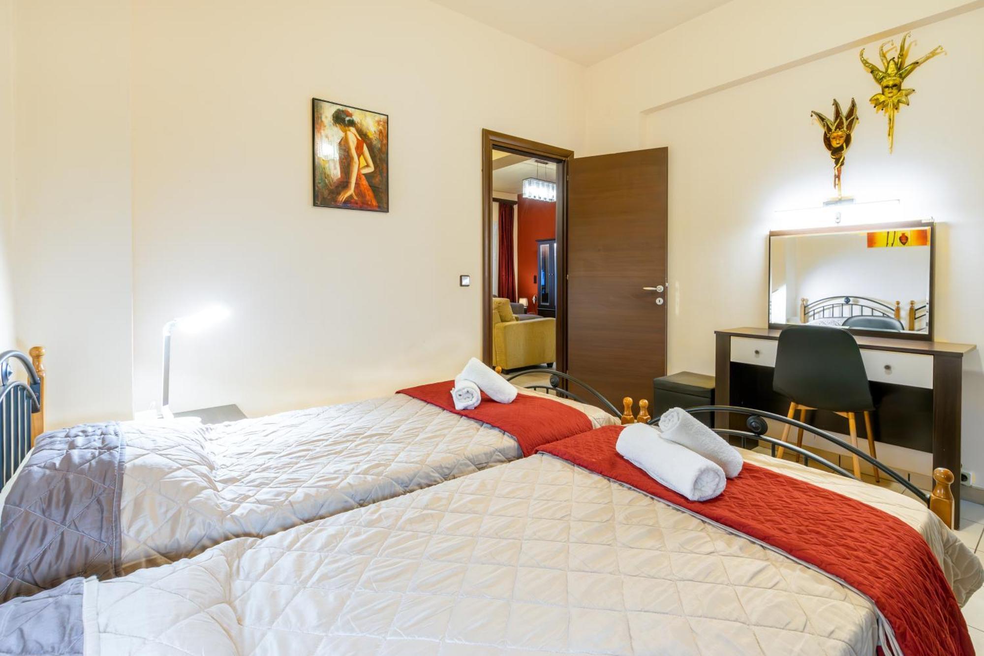 Colonial Family Apartment #4 Ground Floor ฟาลิรากี ภายนอก รูปภาพ