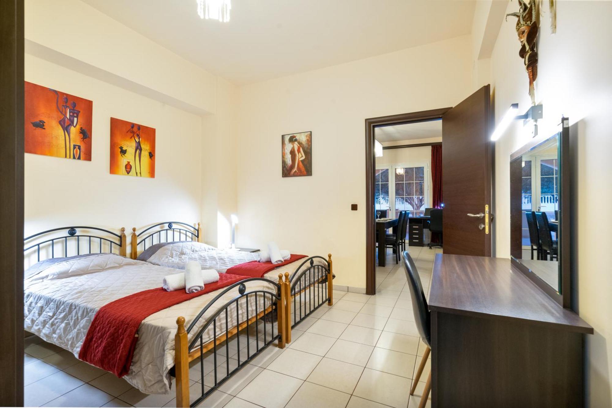 Colonial Family Apartment #4 Ground Floor ฟาลิรากี ภายนอก รูปภาพ